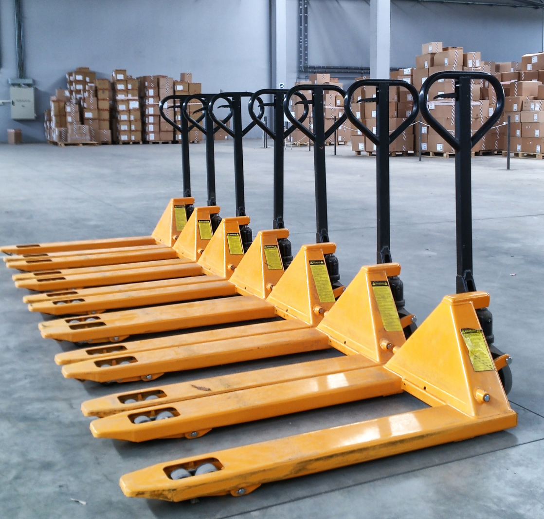 Hand Pallet Hydraulic Truck In UAE